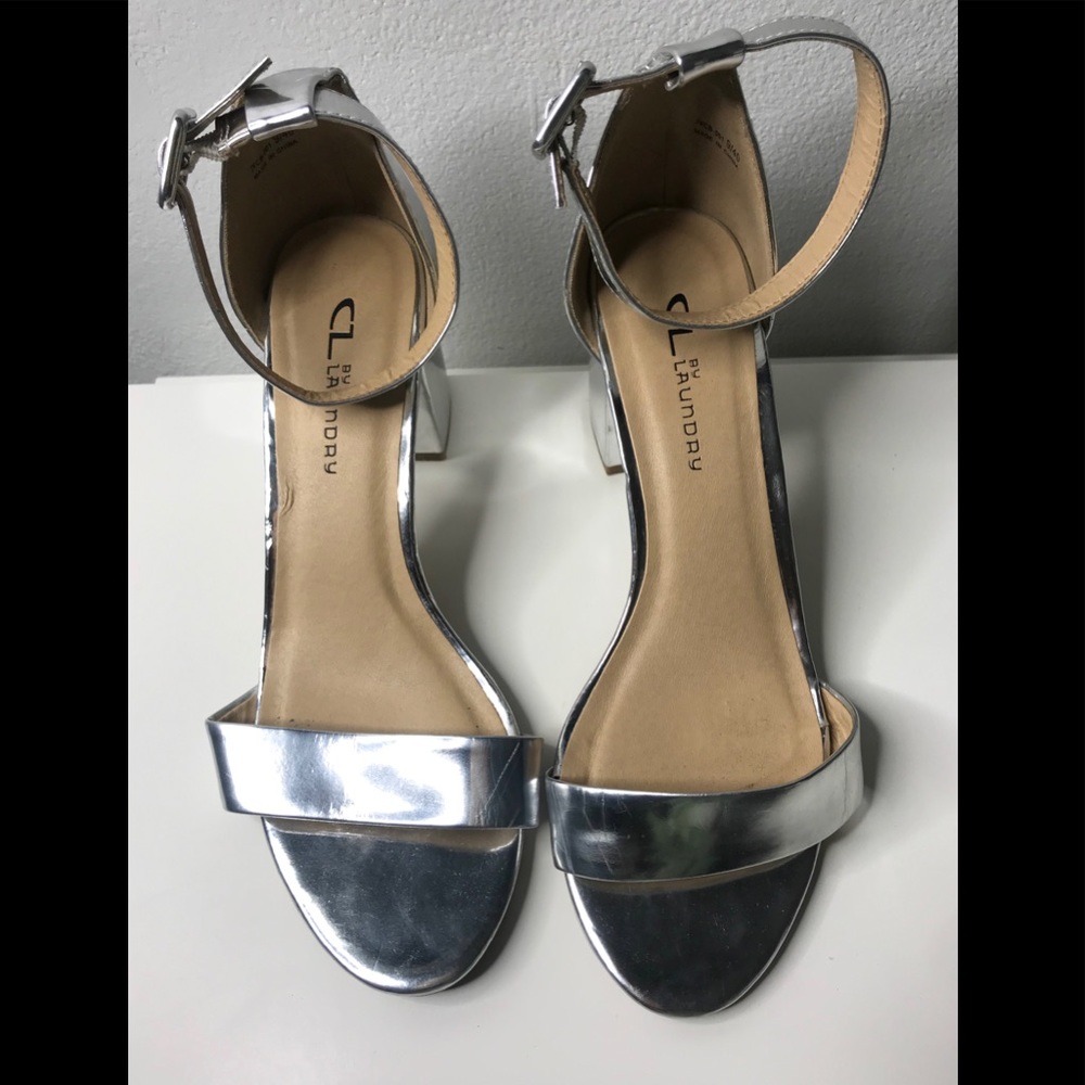 Chinese Laundry | Metallic Silver Block Sandal | 9